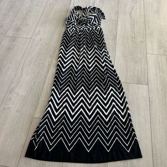 Soma Dresses & Skirts - Soma Womens Black White Halter Dress Maxi Full Length Stretch size xs